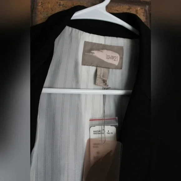 NWT Love21 (forever21) black blazer, 2010, brand new - Picture 2 of 3